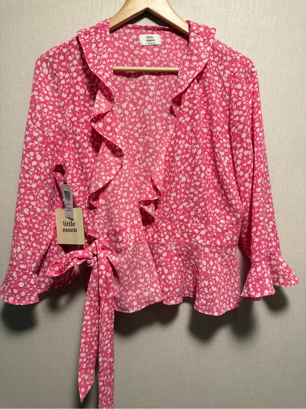 Aritzia Little Moon Julep Wrap Blouse NWT Pink Floral Ruffle Medium